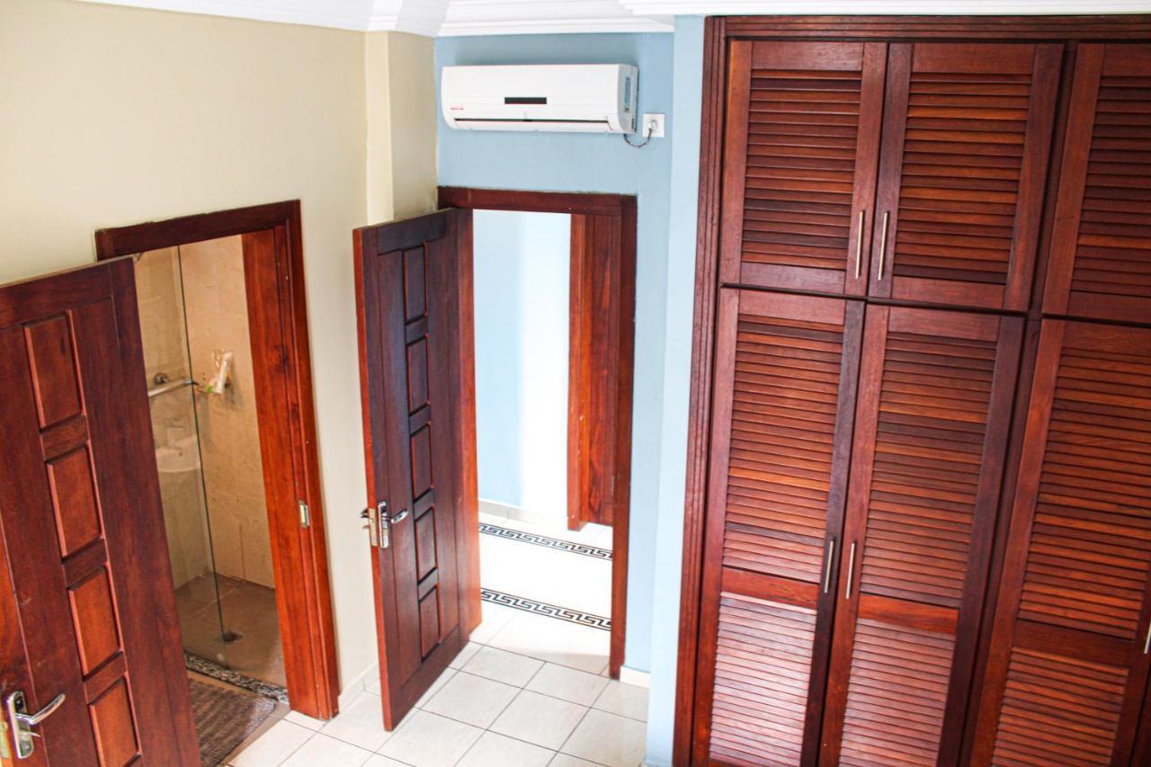 Residence Le Carat Bonapriso Douala Exterior foto
