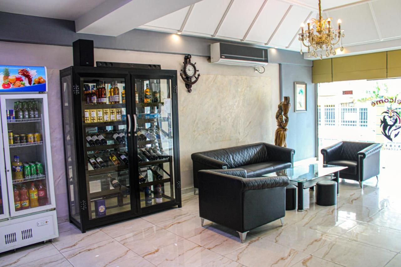 Residence Le Carat Bonapriso Douala Exterior foto