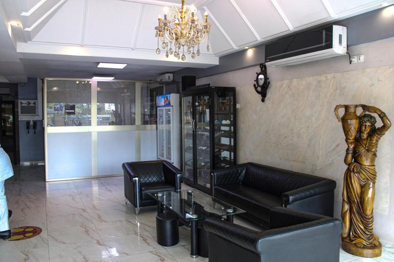 Residence Le Carat Bonapriso Douala Exterior foto
